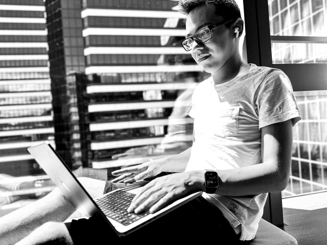 Teilnehmer bei der Finanzplanung mit Dokumenten